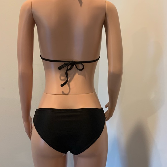 Bikini - Picture 2 of 2